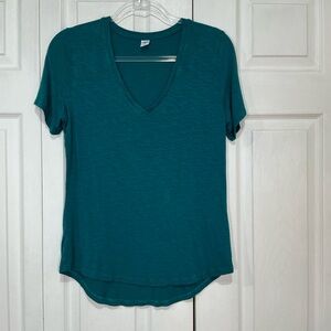🍓 Old Navy Teal Green V-neck T- Shirt - Size Small